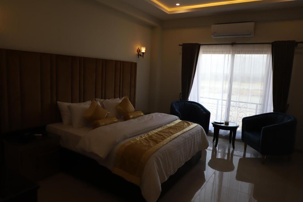 Swat Palace Hotel By Northin Mam Derai Esterno foto
