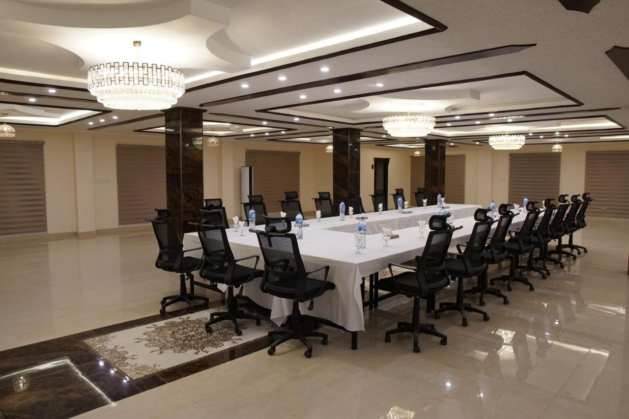 Swat Palace Hotel By Northin Mam Derai Esterno foto