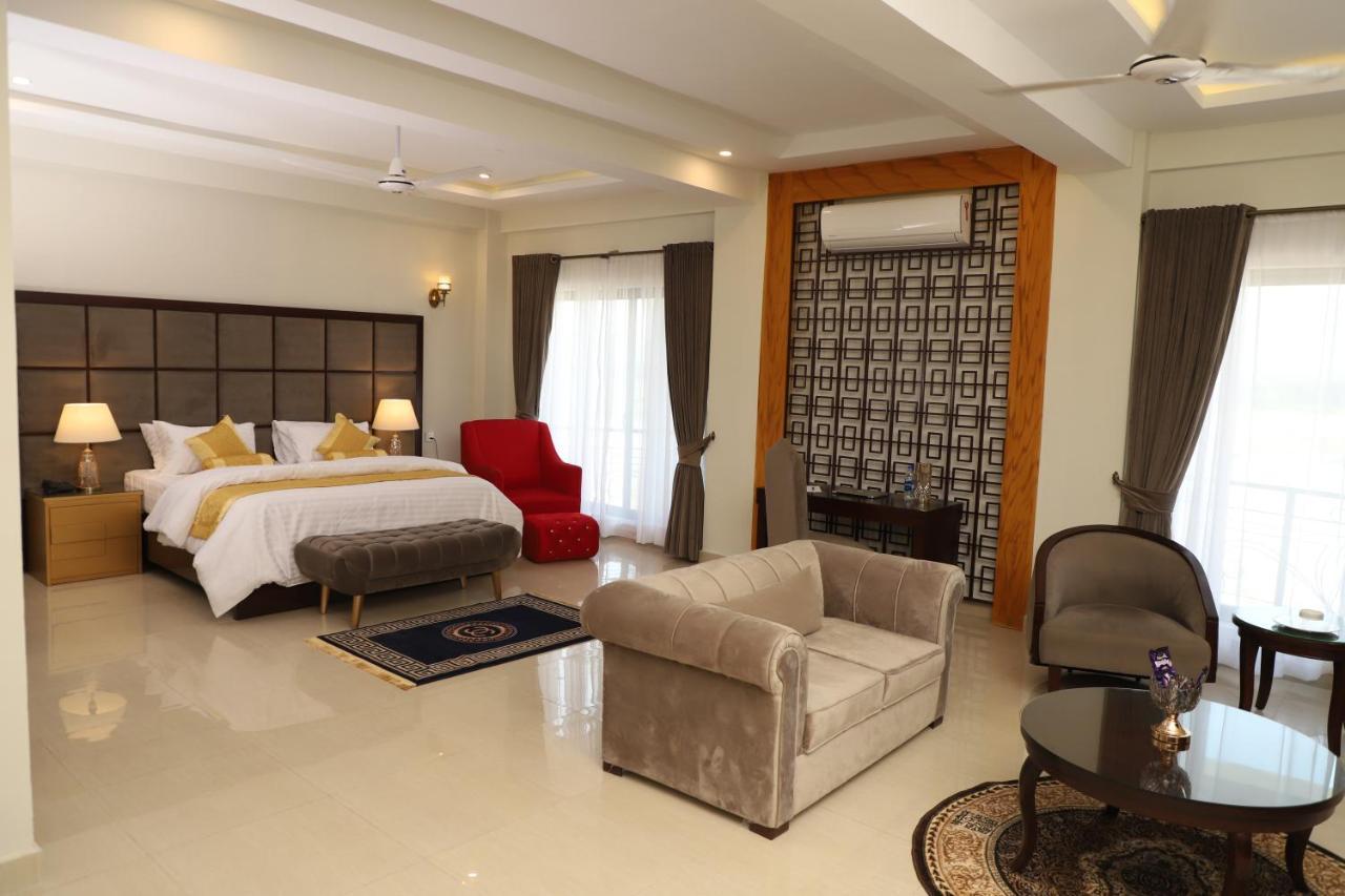 Swat Palace Hotel By Northin Mam Derai Esterno foto